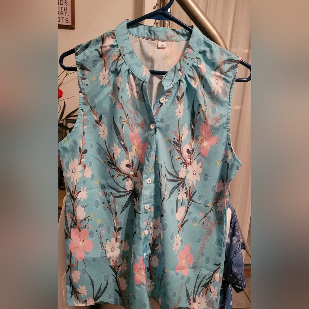 NWOT Silky Turquoise blouse w/pinks & browns